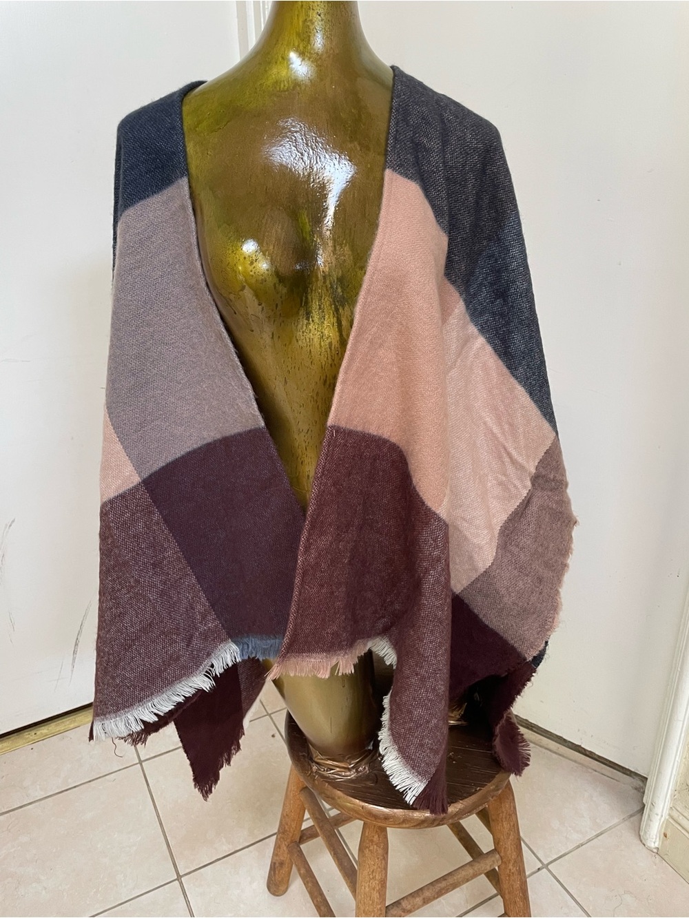 Universal Thread Colorblock Throw in Blush, Mauve & Charcoal